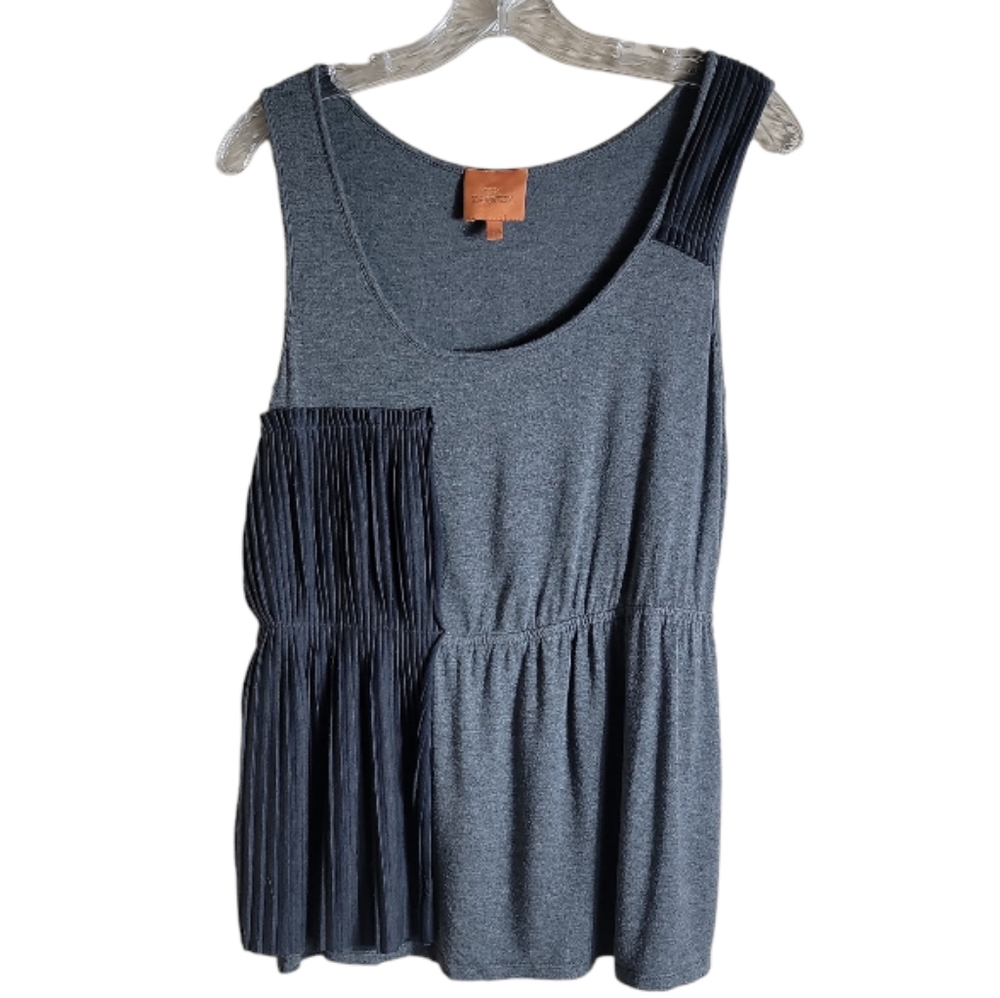 Olga Kapustina sleeveless scoop neck black gray top size medium